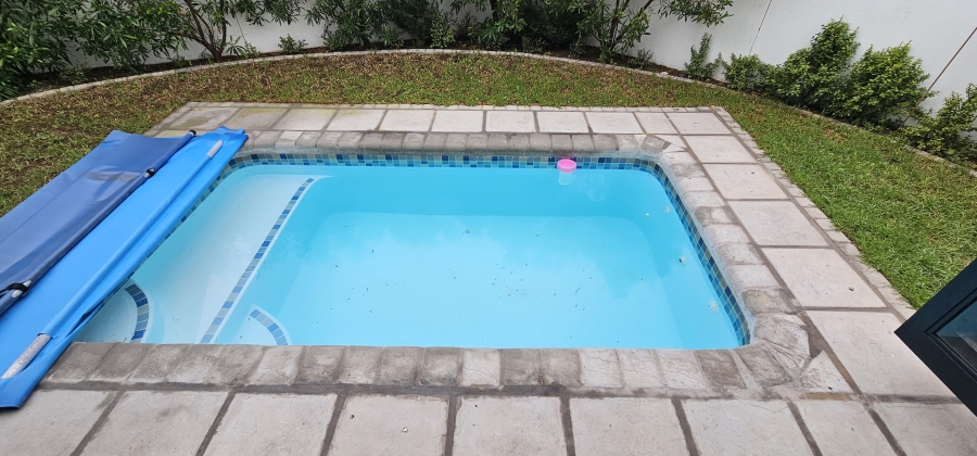 3 Bedroom Property for Sale in Calypso Beach Western Cape